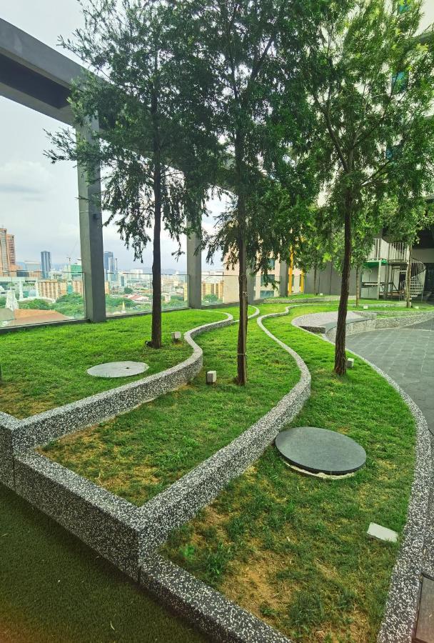 Merdeka Tower 118 Chinatown Trx At Opus Куала Лумпур Екстериор снимка